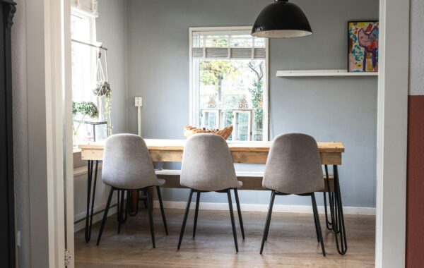 black and white dining table and chairs